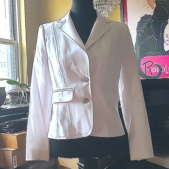 White Two Button Blazer - Picture 4 of 10